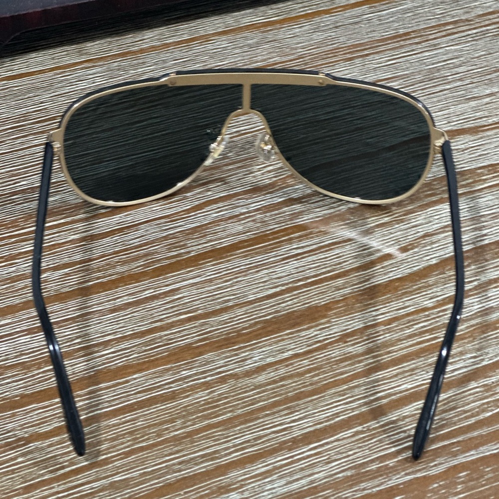 Versace sunglasses - Picture 7 of 13